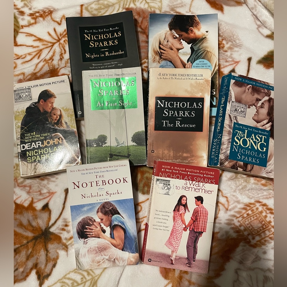 Nicholas Sparks 8 Piece Paperback Book Collection